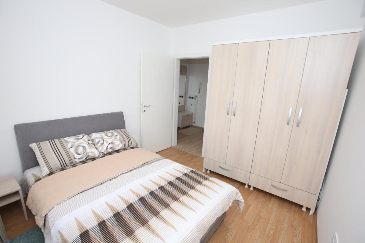 Apartamento Fast Sleep & Go 3 Paraćin Exterior foto